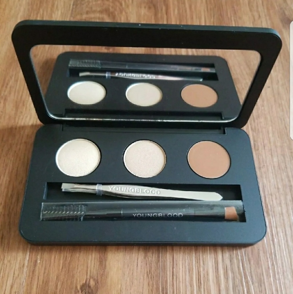 Brow Artiste pallet